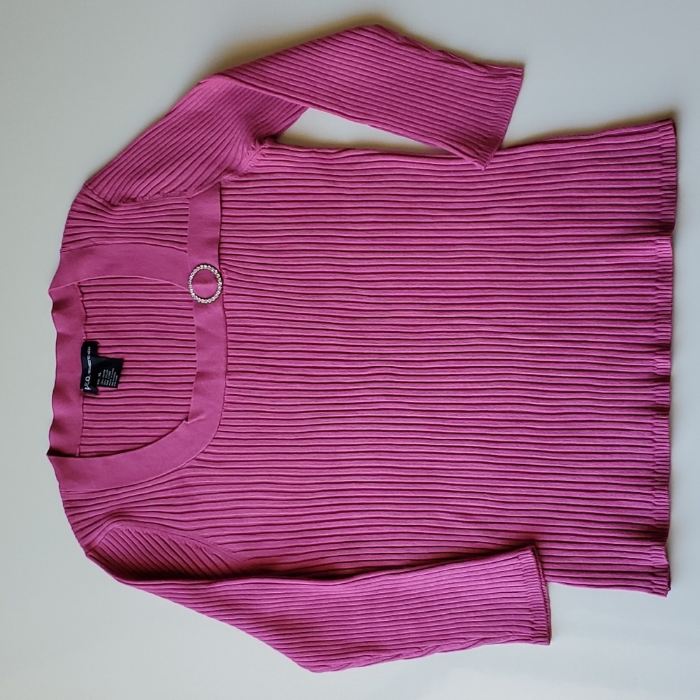 R.E.Q REQUIRED TO WEAR New Sweater XL